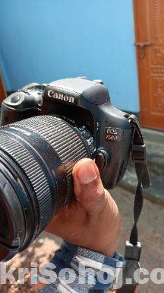 Canon 750D DSLR with 18-135mm Master Lens